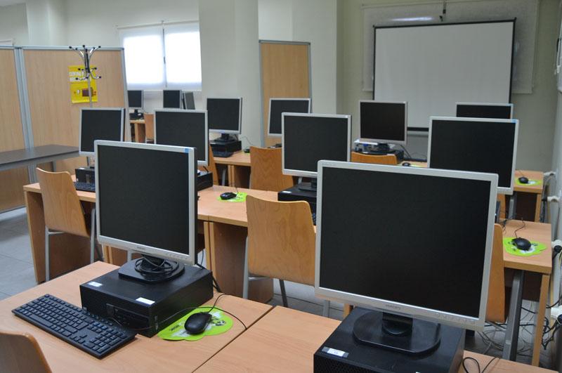 Aula informática Centro Juvenil y Telecentro de La Corredoria del Ayuntamiento de Oviedo