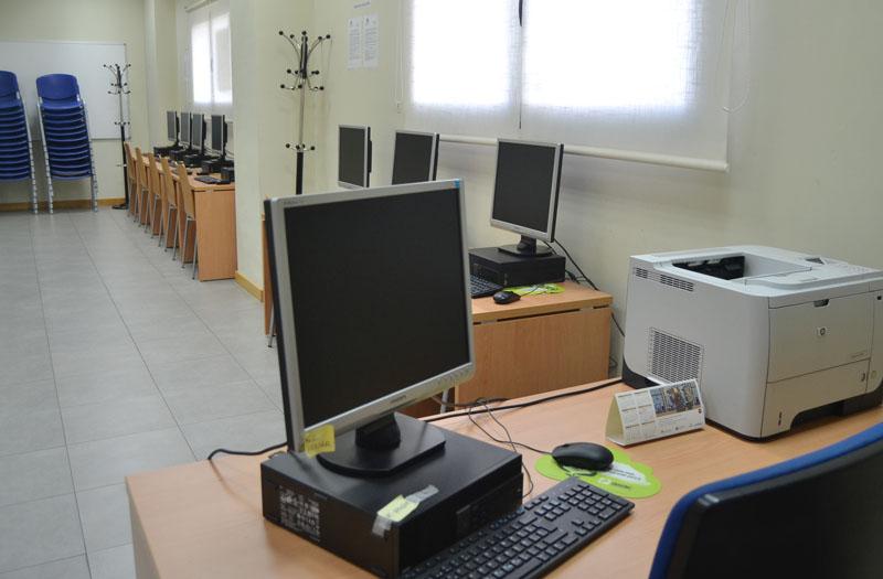 Ordenadores Centro Juvenil y Telecentro de La Corredoria del Ayuntamiento de Oviedo